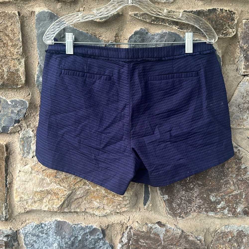 NWT Lilly Pulitzer Adie Short True Navy Seersucker Textured Size 6 - Picture 2 of 5